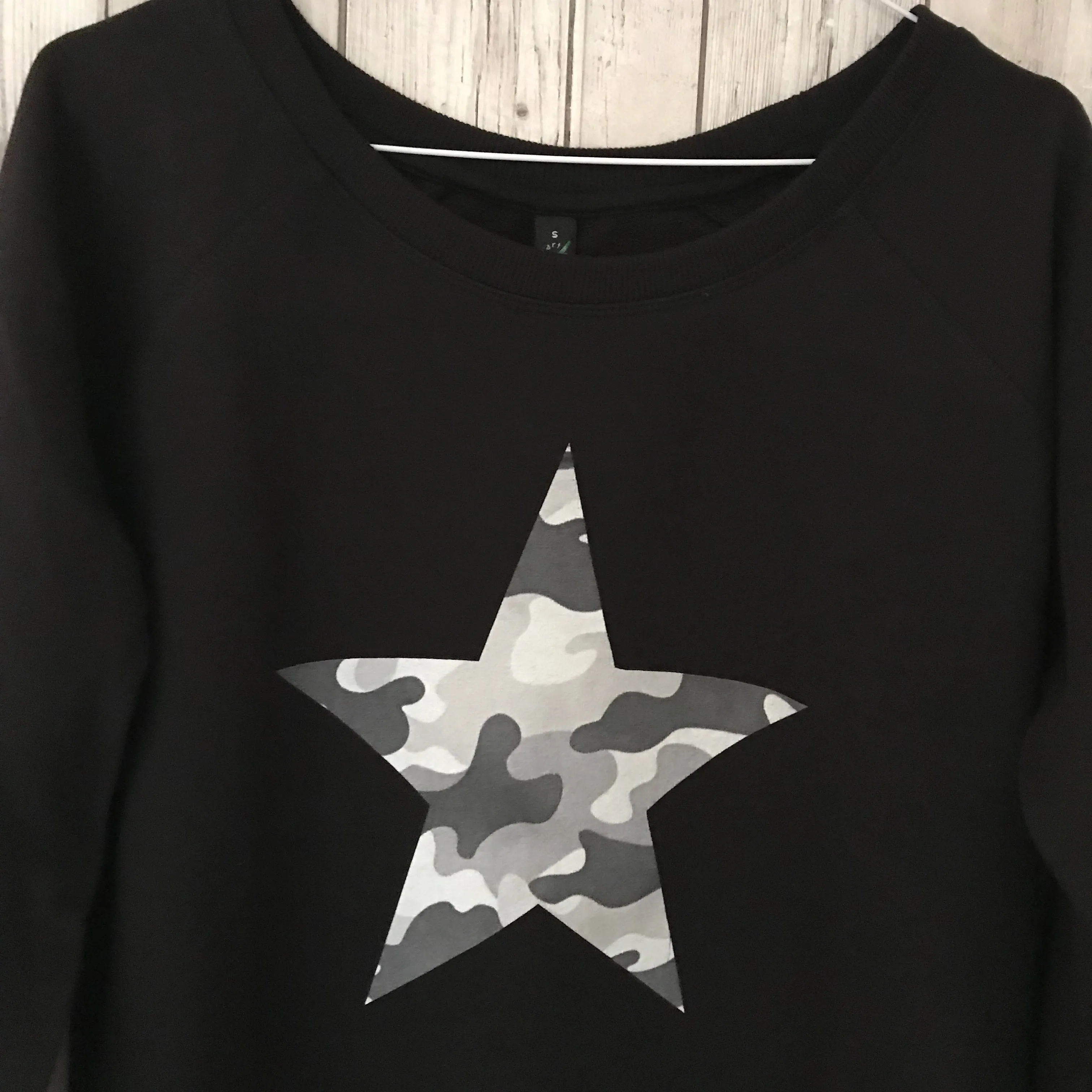 Grey camo star black sweatshirt (small, UK size 10)