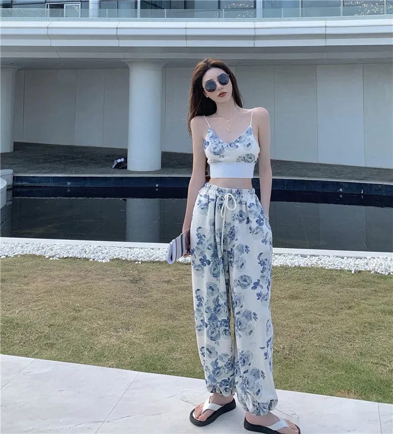 Two-Piece-Set: Joggers With Floral Print   Matching Crop Top